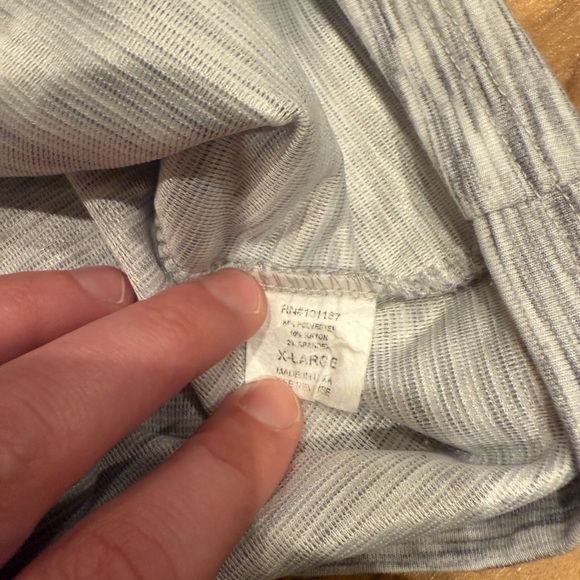 Pebble and Stone Gray Long-Sleeve Crew Neck Top with Elastic Cuff Sleeve Size XL - Picture 8 of 8